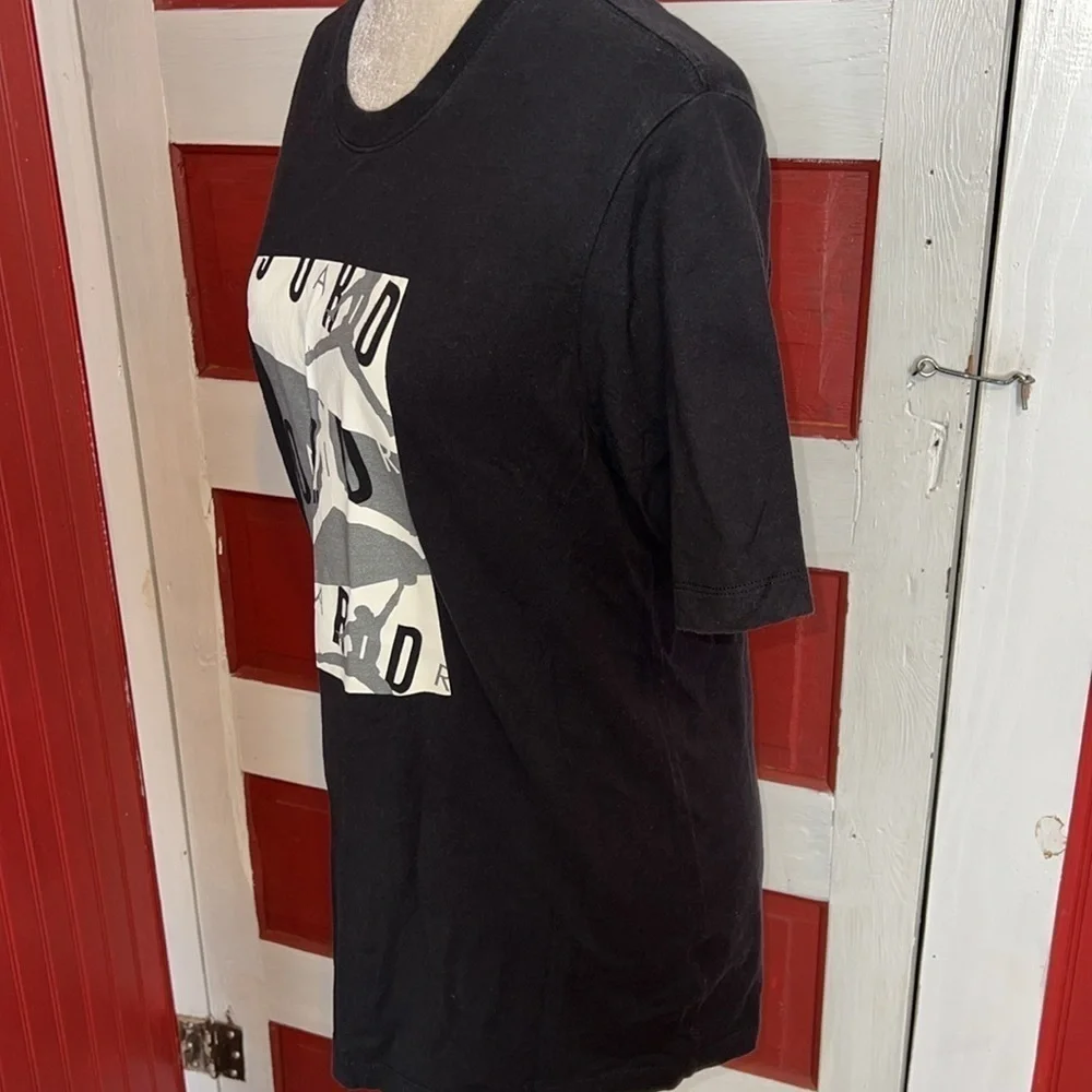 Jordan T-Shirt Black White Short Sleeve Small